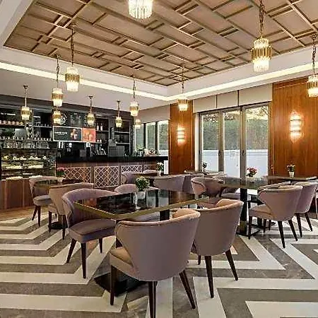 Hotel Tryp By Wyndham Maltepe 3*