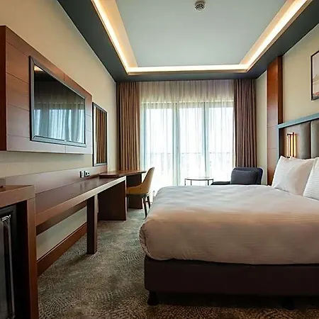 Tryp By Wyndham Maltepe 3*
